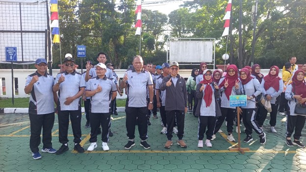 Semarak HUT IKAHI ke-73, Aparatur PA Palangka Raya Ikuti Jalan Sehat Bertajuk “Hakim Terpercaya, Rakyat Sejahtera”